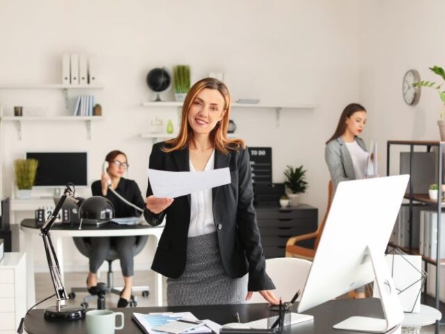 What is the need of Accountants and Bookkeepers in Business?