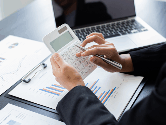 Smoothen Tax Filing Process with Experienced Professionals